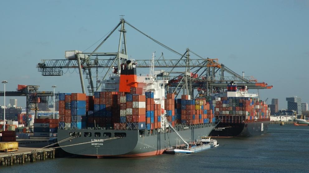 foto_schip_met_containers